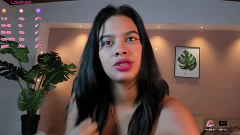 Snapshot of saracorraless chatting on 03.05.25 Sara Everyday From 1430 to 2130 Col Time online show from 03.05.25