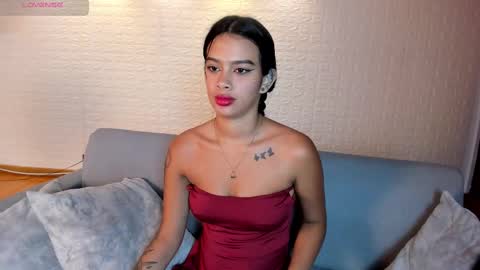 Snapshot of saracorraless chatting on 03.12.25 Sara Everyday From 1430 to 2130 Col Time online show from 03.12.25