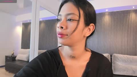 Snapshot of saracorraless chatting on 10.03.25 Sara Everyday From 1430 to 2130 Col Time online show from 10.03.25