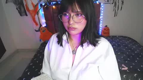 Snapshot of saragonz chatting on 10.14.25 saragonz online show from 10.14.25