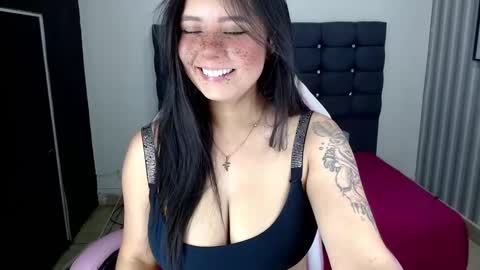 Snapshot of sarah__moon1 chatting on 02.11.25 Sarah Moon online show from 02.11.25