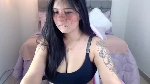 Snapshot of sarah__moon1 chatting on 02.26.25 Sarah Moon online show from 02.26.25