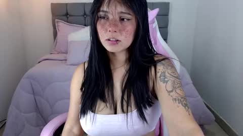 Snapshot of sarah__moon1 chatting on 03.12.25 Sarah Moon online show from 03.12.25