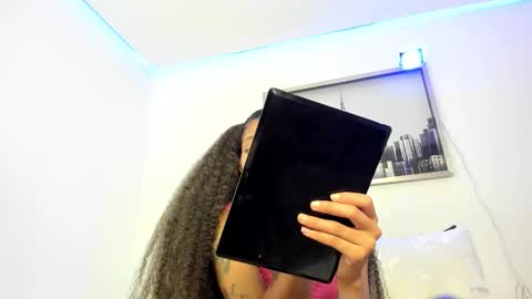 sarah_ashbourne online show from 10.30.25