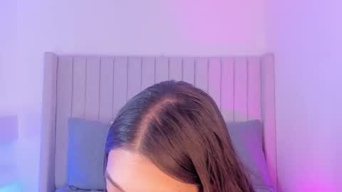 Sarah Bonneth online show from 12.22.25