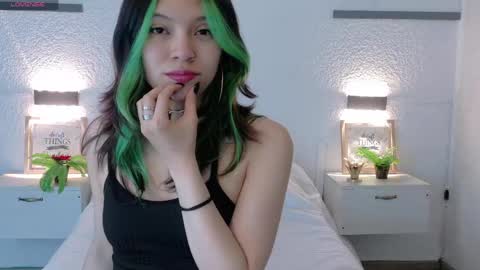 Snapshot of sarah_cute028 chatting on 05.19.26 Sarah online show from 05.19.26