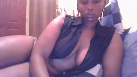 Snapshot of sarah_haggai chatting on 04.21.26 sarah_haggai online show from 04.21.26