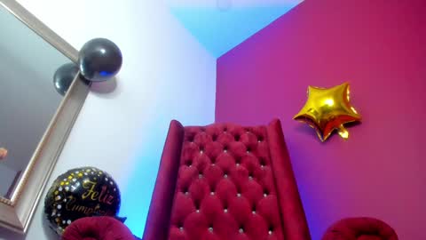 Snapshot of sarah_mistress_ chatting on 12.10.24 Sarah online show from 12.10.24