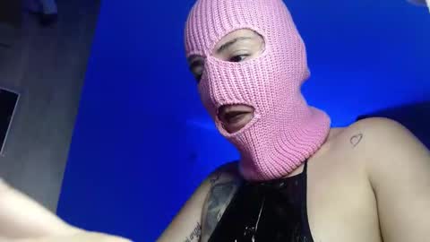 Snapshot of sarah_mistress_ chatting on 02.28.25 Sarah online show from 02.28.25