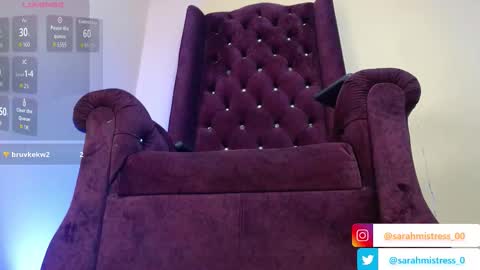 Snapshot of sarah_mistress_ chatting on 11.07.25 Sarah online show from 11.07.25