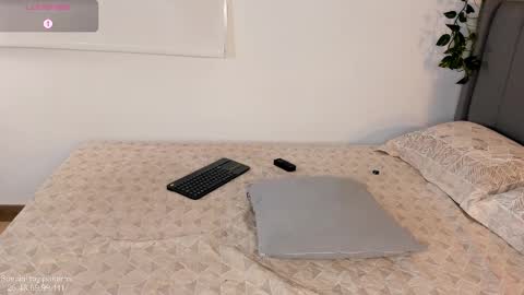 sarah_rayy online show from 03.11.25