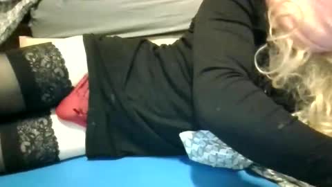 sarah_rie online show from 12.22.25