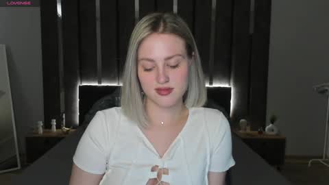 Snapshot of sarah_soul chatting on 02.05.25 Sarah online show from 02.05.25