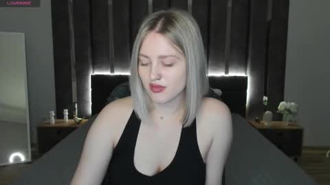 Snapshot of sarah_soul chatting on 02.11.25 Sarah online show from 02.11.25