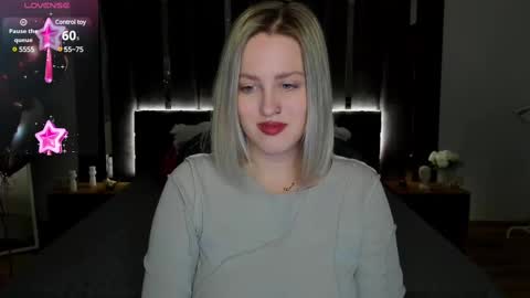 Snapshot of sarah_soul chatting on 02.22.25 Sarah online show from 02.22.25