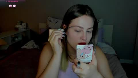 Snapshot of sarah_soul chatting on 10.06.25 Sarah online show from 10.06.25