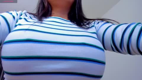 Snapshot of sarah_stonne_ chatting on 01.04.25 Sarah online show from 01.04.25