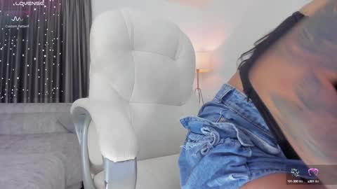 Snapshot of sarah_stonne_ chatting on 01.26.25 Sarah online show from 01.26.25