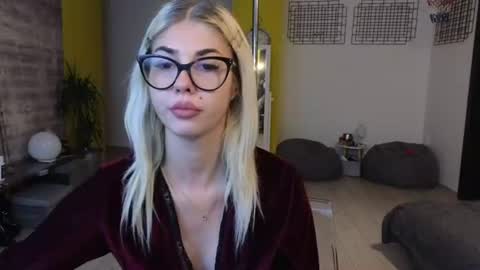sarahcamsx online show from 06.17.26