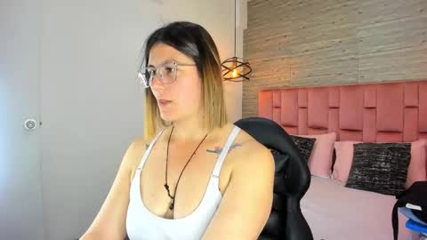 Sarah Deyvis online show from 09.17.25