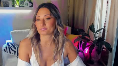 Divine Sarah NONUDE model online show from 06.04.26