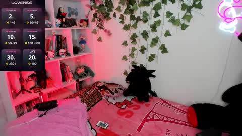 Snapshot of sarahminage_ chatting on 09.18.25 Sarah NEW ACCOUNT online show from 09.18.25