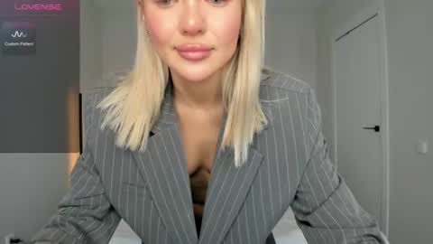 Snapshot of sarahphyllis chatting on 06.11.26 sarahphyllis online show from 06.11.26