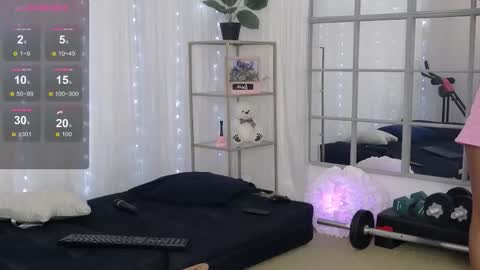 sarahraiynex online show from 03.04.26