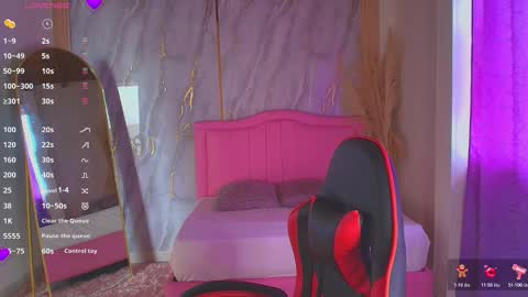 Snapshot of sarahrouse_ chatting on 11.06.25 S A R A H online show from 11.06.25