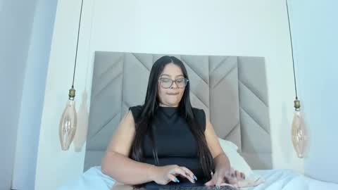 sarahthomsons online show from 02.08.26