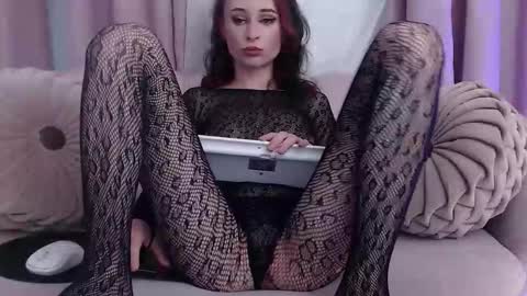 Snapshot of saraiangel chatting on 09.13.25 Sarai online show from 09.13.25