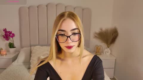 Snapshot of sarajonesxxx chatting on 01.17.26 Sara jones online show from 01.17.26