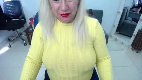 Saraloves online show from 09.30.25