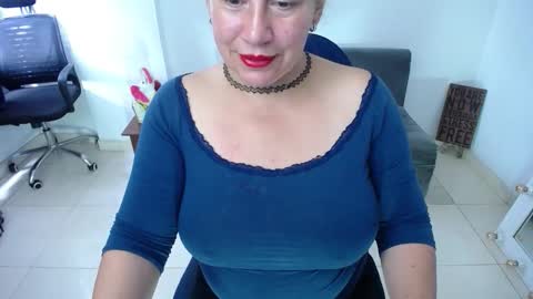 Saraloves online show from 11.09.25