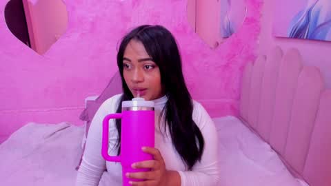 Snapshot of saramagiic chatting on 01.29.25 online show from 01.29.25