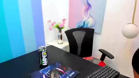 Snapshot of saramagiic chatting on 09.20.25 online show from 09.20.25