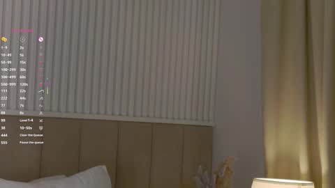 Snapshot of saramist chatting on 09.30.25 saramist online show from 09.30.25