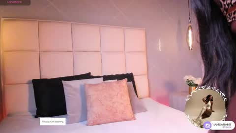 Snapshot of saramonroe1 chatting on 12.04.25 Sara online show from 12.04.25