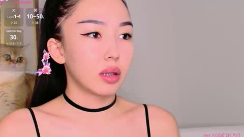 Mia online show from 10.30.25