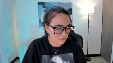 I am Sara  online show from 07.14.26