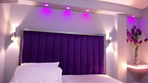 Sara   online show from 09.13.25