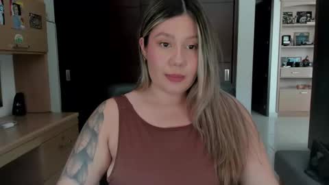 Sara  sarasmithfun by instagram online show from 02.12.25
