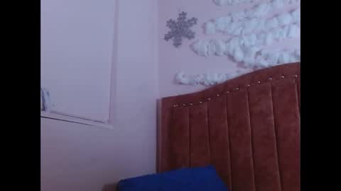 sarastonesx online show from 12.31.24