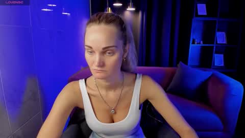 Snapshot of sarasubtlety chatting on 09.09.25 Sara online show from 09.09.25