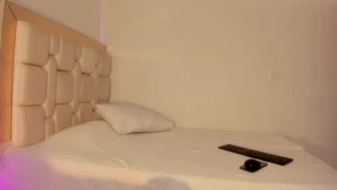 Snapshot of saratorresxx chatting on 02.26.25 Sara online show from 02.26.25