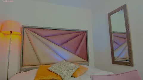 Snapshot of sarawagner_ chatting on 05.18.26 online show from 05.18.26