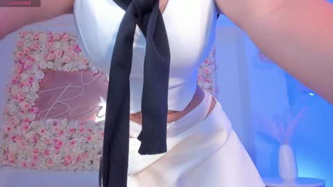 Sara Winstone online show from 01.07.25