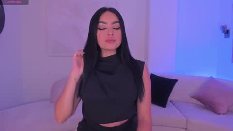 Sara Winstone online show from 01.18.25