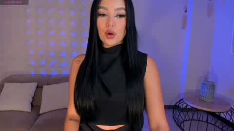 Sara Winstone online show from 02.02.25