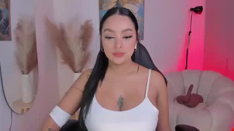 Sara Winstone online show from 09.25.25